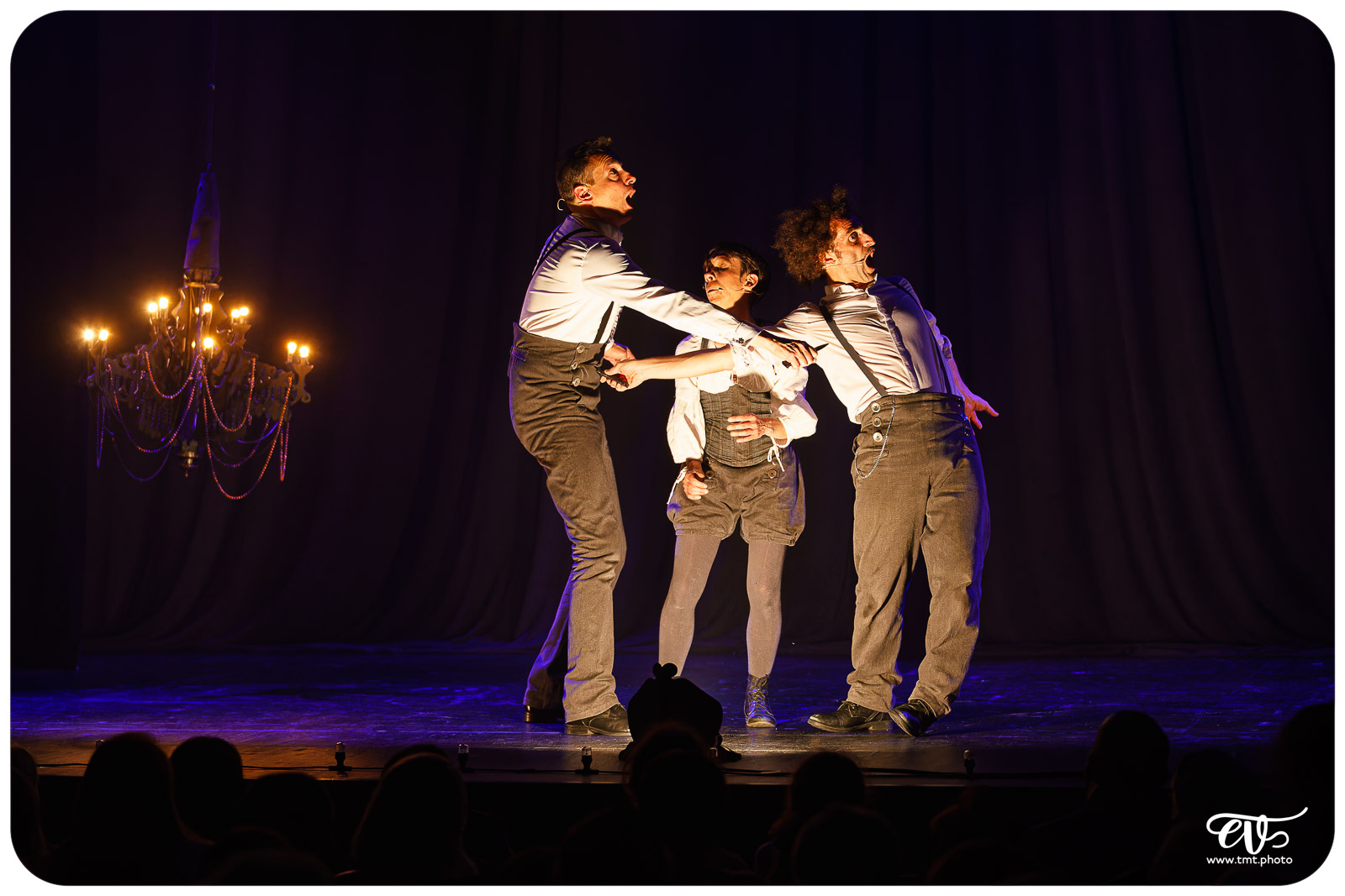 LA CLAQUE (FRED RADIX)